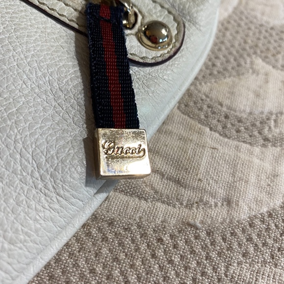 GUCCI CAPRI WHITE HOBO LEATHER BAG - Picture 2 of 8